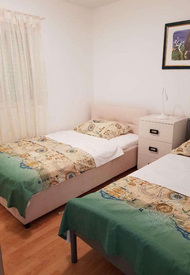 Macek Apartment Vir